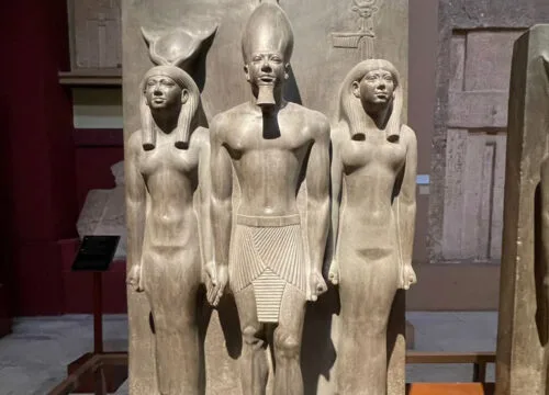 Antike Artefakte im Ägyptischen Museum in Kairo