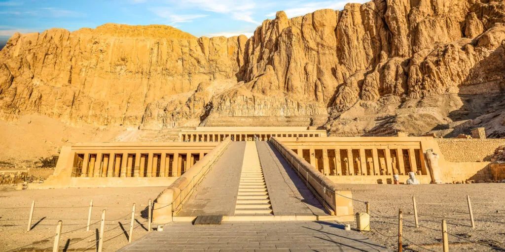 Tempel der Hatschepsut in Deir el-Bahari:Ägyptens Königin der Macht | (Hatschepsut Tempel )