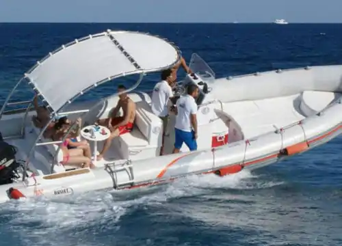 Speedboot- Private Ausflug in Hurghada: Schnorcheln und Sonnenuntergang