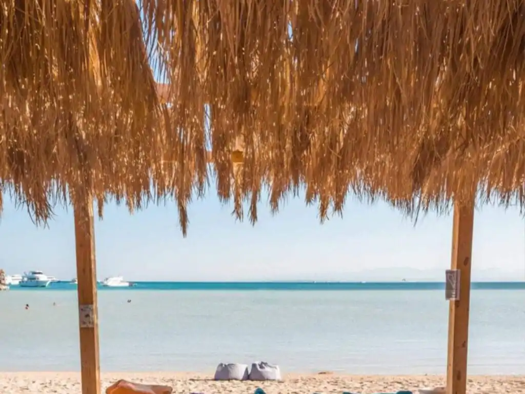 Hurghada Aktivitäten bei Sonnenaufgang - giftun island orange bay