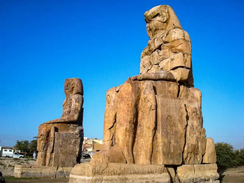 der Memnonkolosse luxor & das Tal der Königinnen